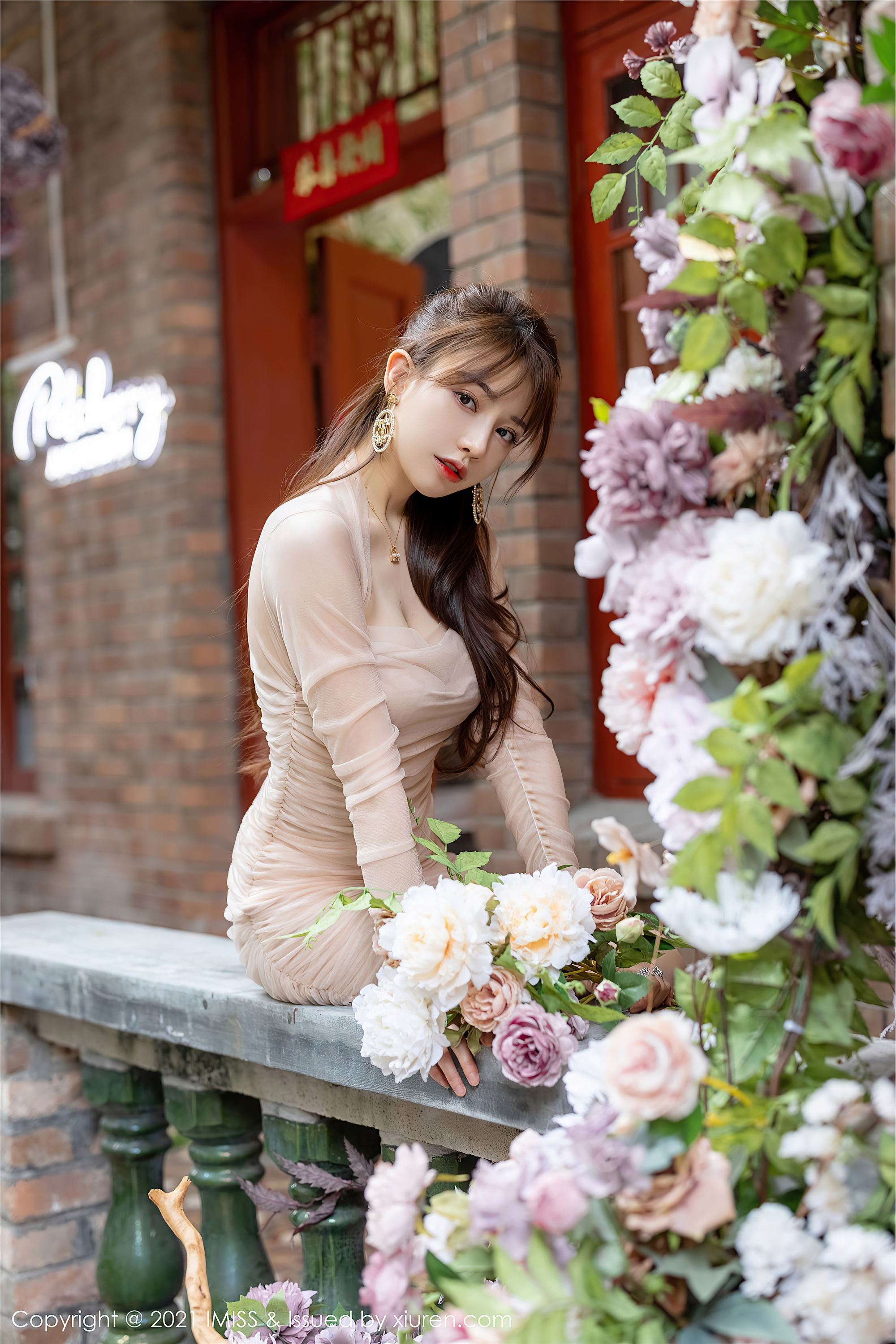 IMiss爱蜜社  2021.04.29 Vol.586 Lynn刘奕宁